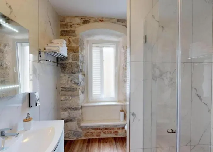 Chrysanta Lejlighed Split