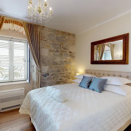 Chrysanta Appartement *