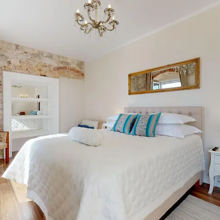 Chrysanta Appartement *