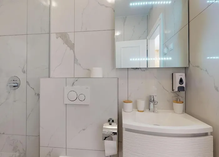 アパート Chrysanta