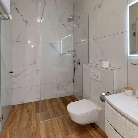 Chrysanta ספליט